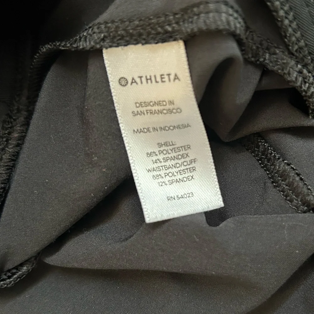 Athleta Classic Black Active Pants size 16 - Picture 8 of 8